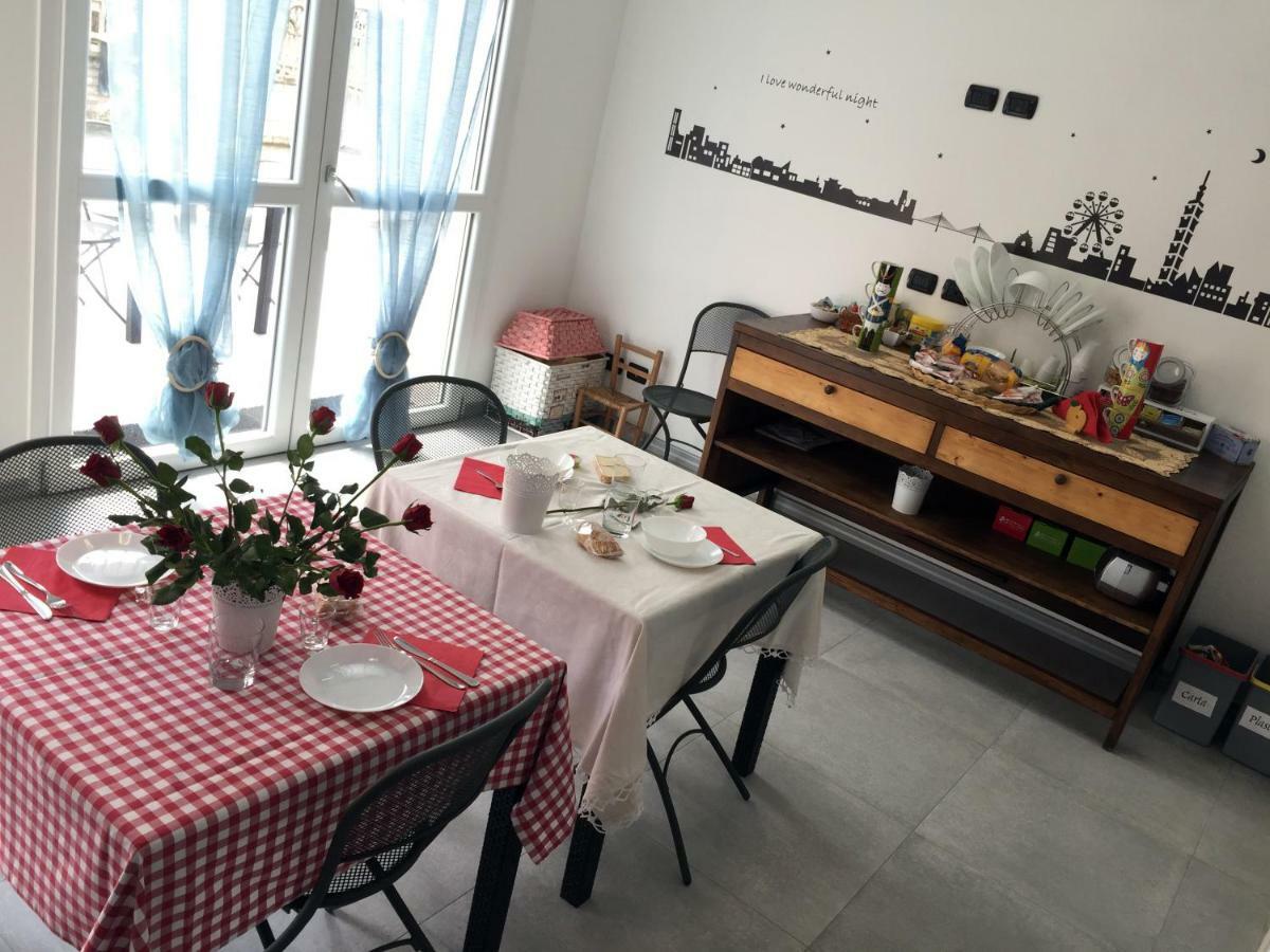 B&B Honey Rooms Саронно Экстерьер фото