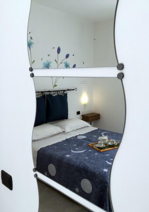 B&B Honey Rooms Саронно Экстерьер фото