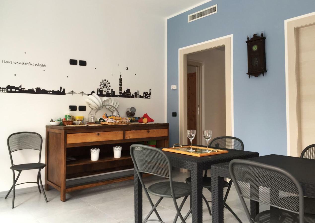 B&B Honey Rooms Саронно Экстерьер фото
